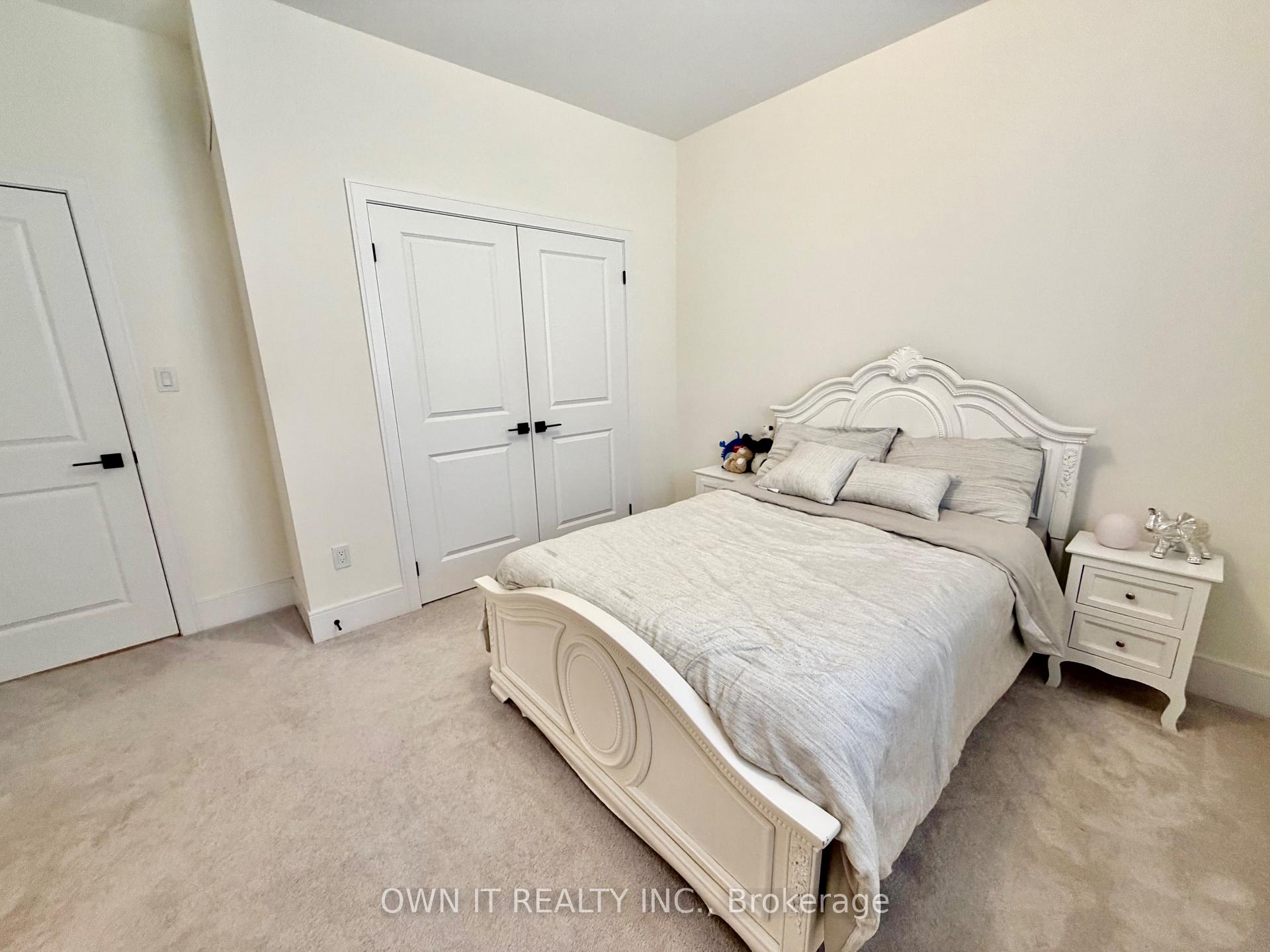 Photo 37 of 33 Lost Canyon Way, Brampton, Credit Valley — HOMEH