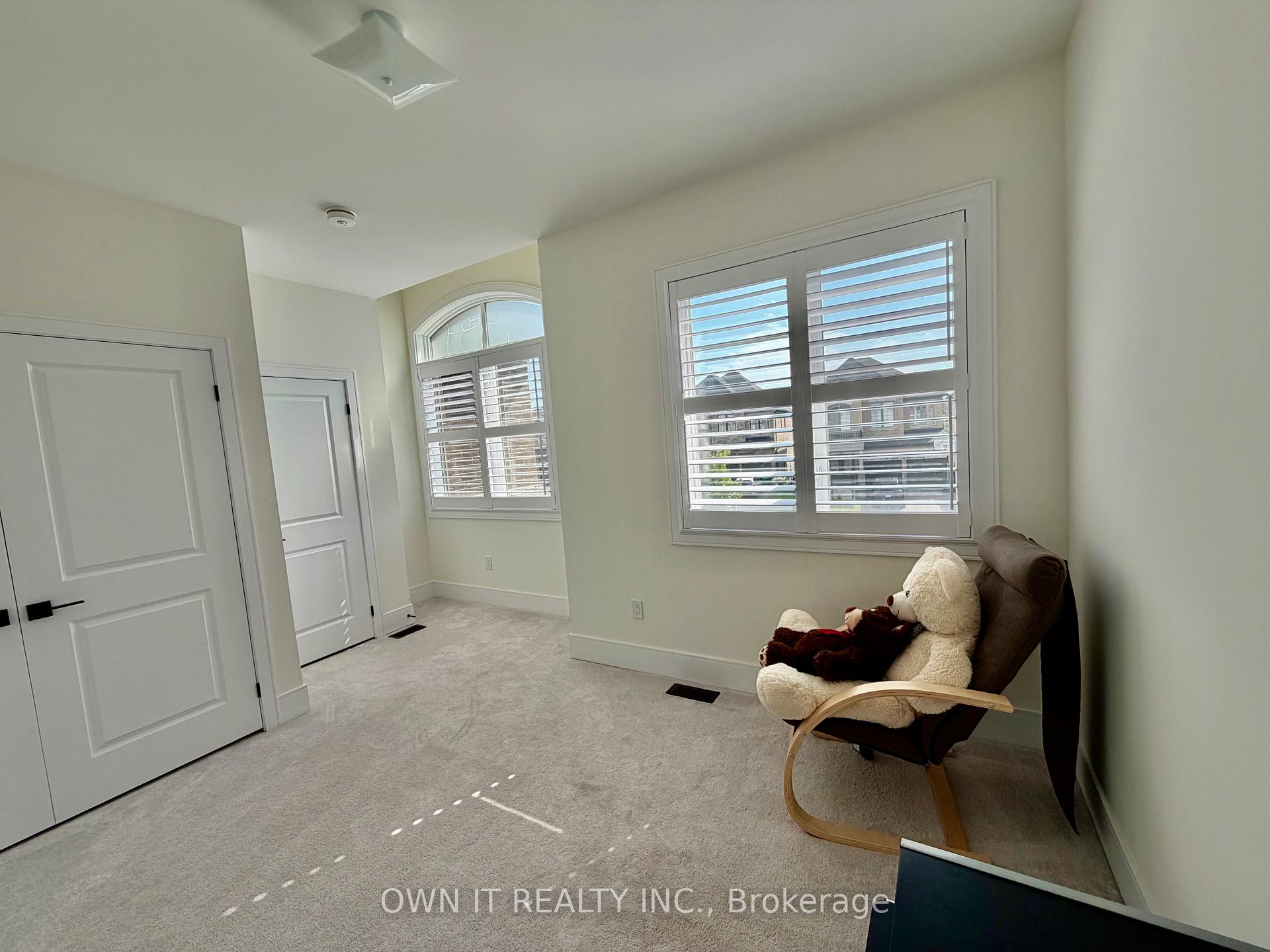 Photo 39 of 33 Lost Canyon Way, Brampton, Credit Valley — HOMEH