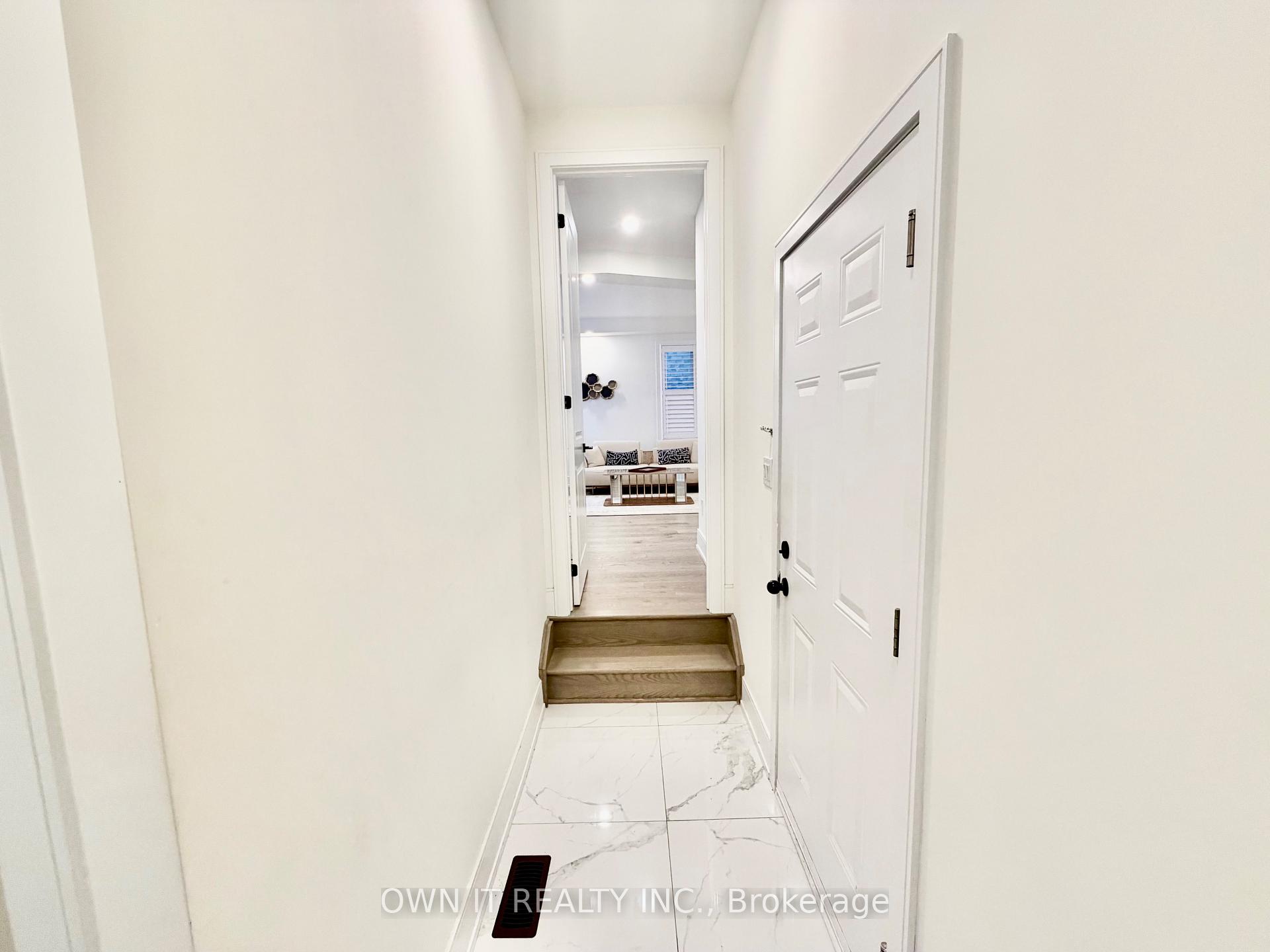 Photo 43 of 33 Lost Canyon Way, Brampton, Credit Valley — HOMEH