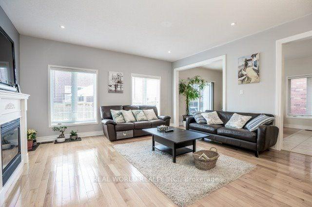 Photo 6 of 66 Carnoustie Crescent, Richmond Hill, Jefferson — HOMEH