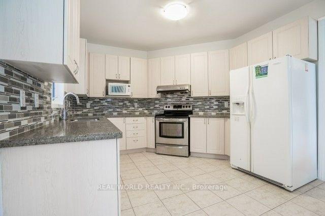 Photo 9 of 66 Carnoustie Crescent, Richmond Hill, Jefferson — HOMEH
