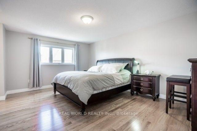 Photo 11 of 66 Carnoustie Crescent, Richmond Hill, Jefferson — HOMEH