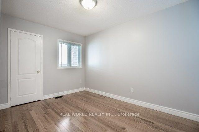 Photo 13 of 66 Carnoustie Crescent, Richmond Hill, Jefferson — HOMEH