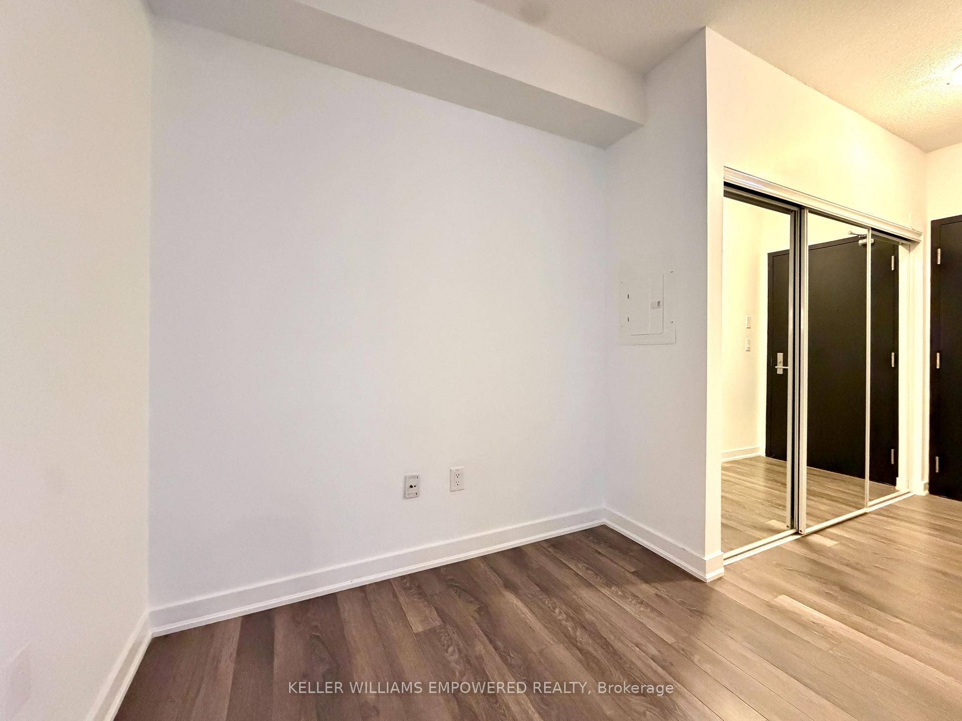 Photo 3 of Unit R801, 31 Phipps Street, Toronto, Bay Street Corridor — HOMEH