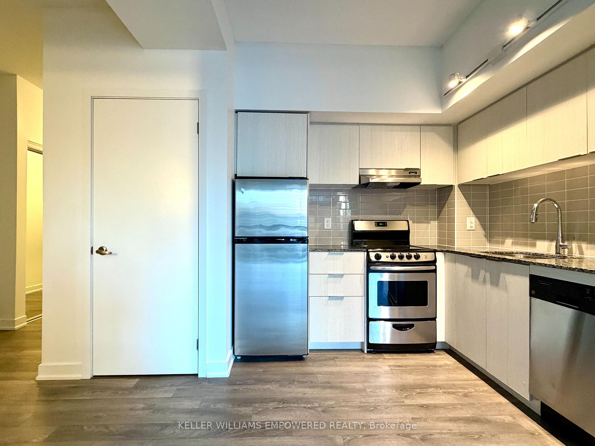 Photo 4 of Unit R801, 31 Phipps Street, Toronto, Bay Street Corridor — HOMEH