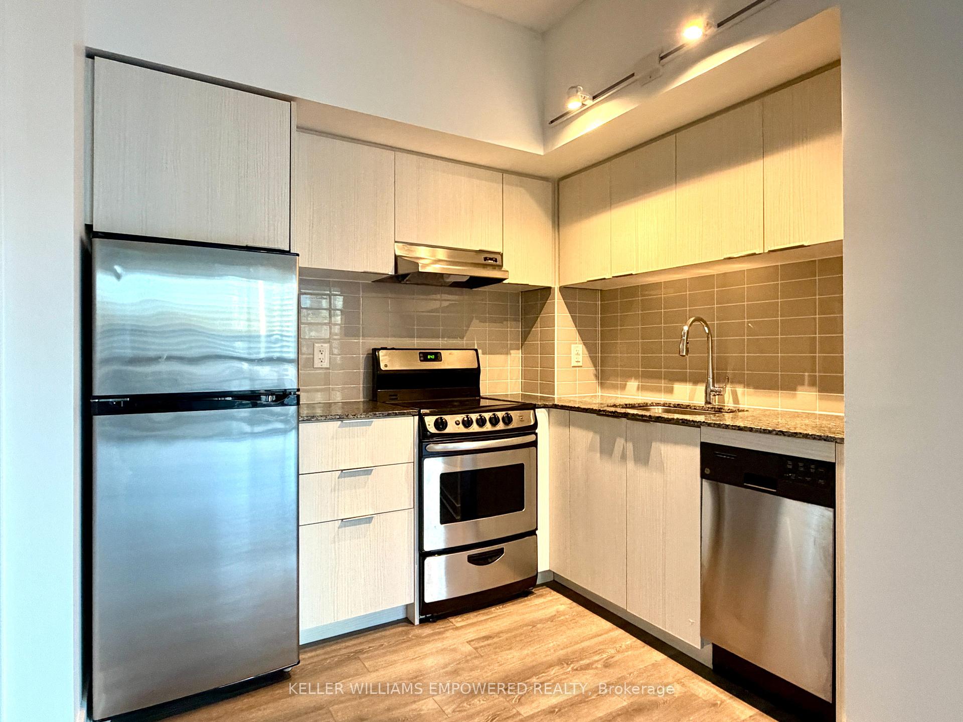 Photo 6 of Unit R801, 31 Phipps Street, Toronto, Bay Street Corridor — HOMEH