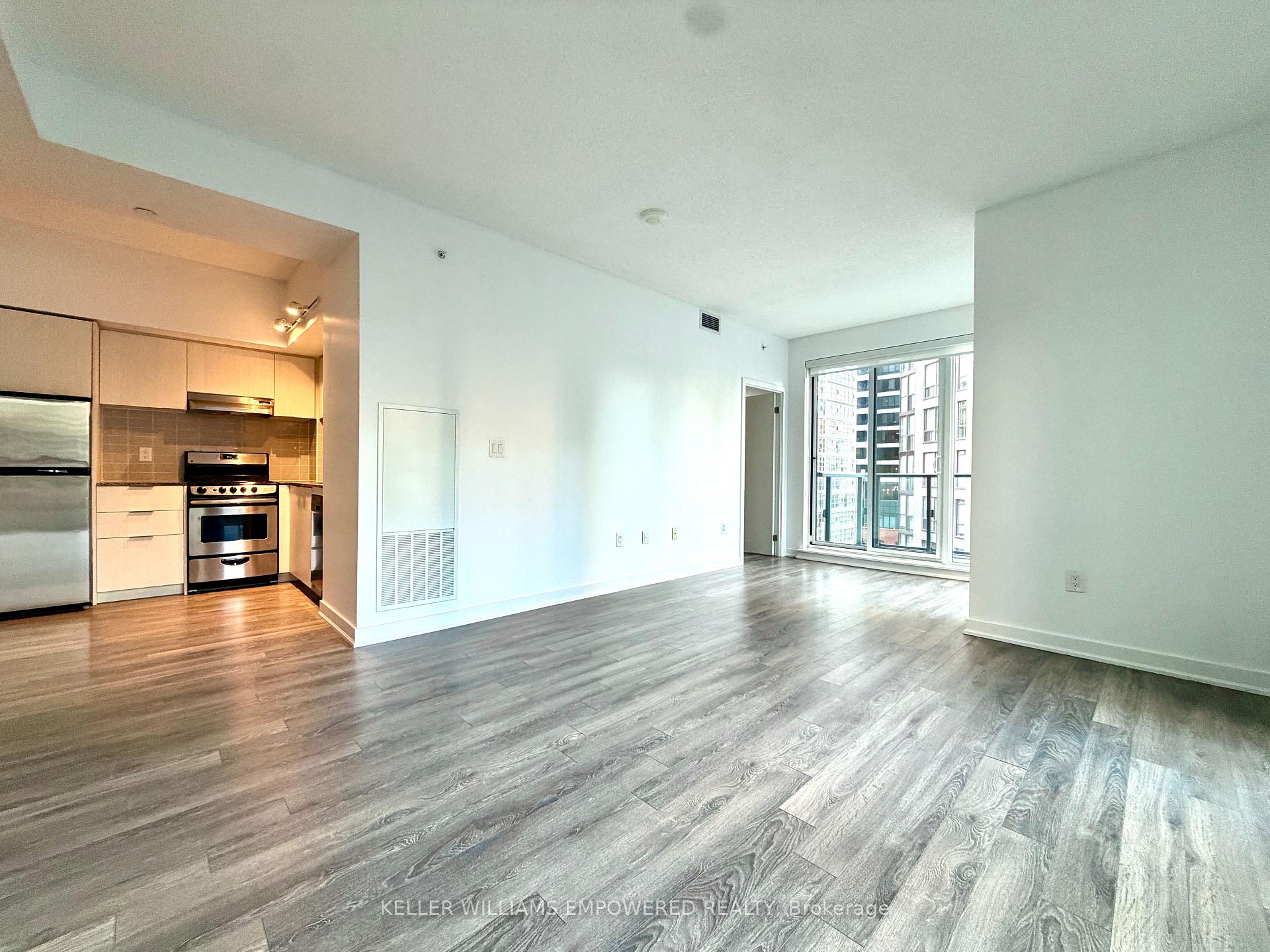 Photo 8 of Unit R801, 31 Phipps Street, Toronto, Bay Street Corridor — HOMEH