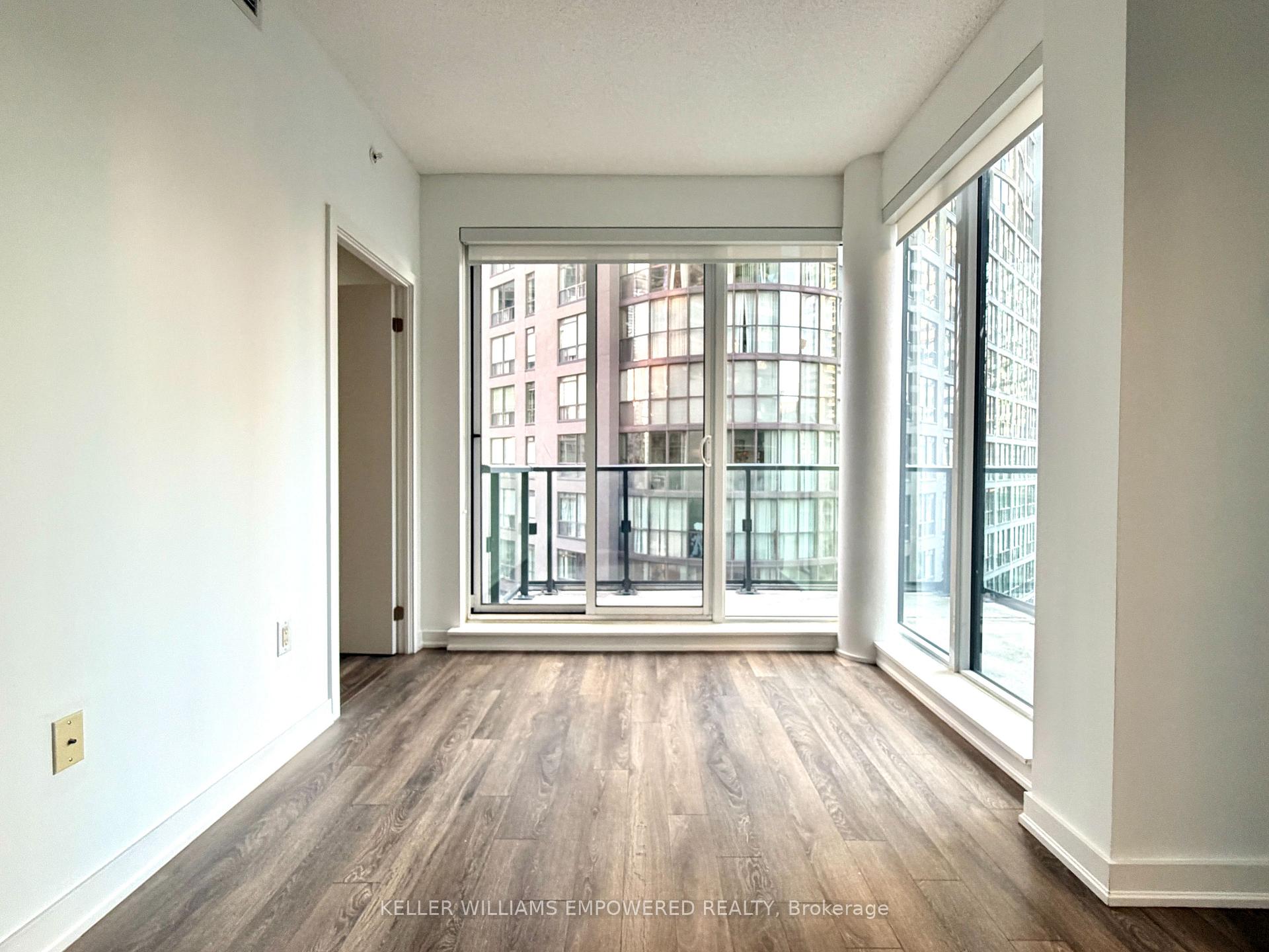 Photo 10 of Unit R801, 31 Phipps Street, Toronto, Bay Street Corridor — HOMEH