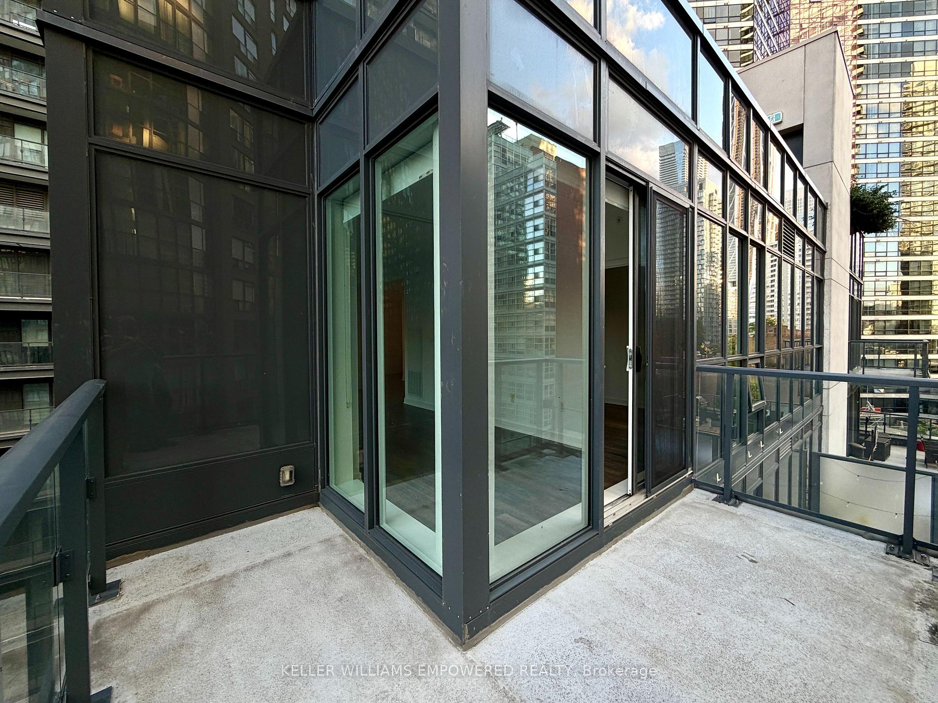 Photo 12 of Unit R801, 31 Phipps Street, Toronto, Bay Street Corridor — HOMEH
