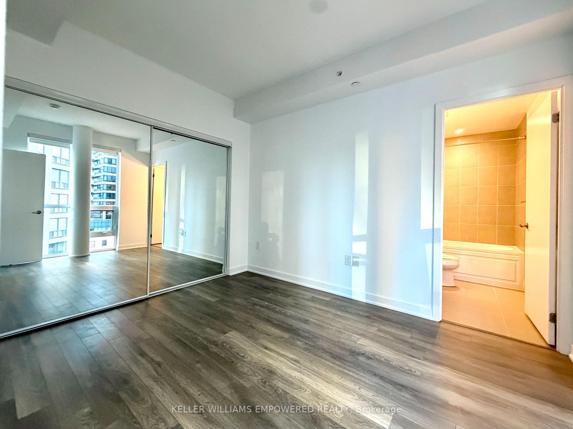Photo 15 of Unit R801, 31 Phipps Street, Toronto, Bay Street Corridor — HOMEH
