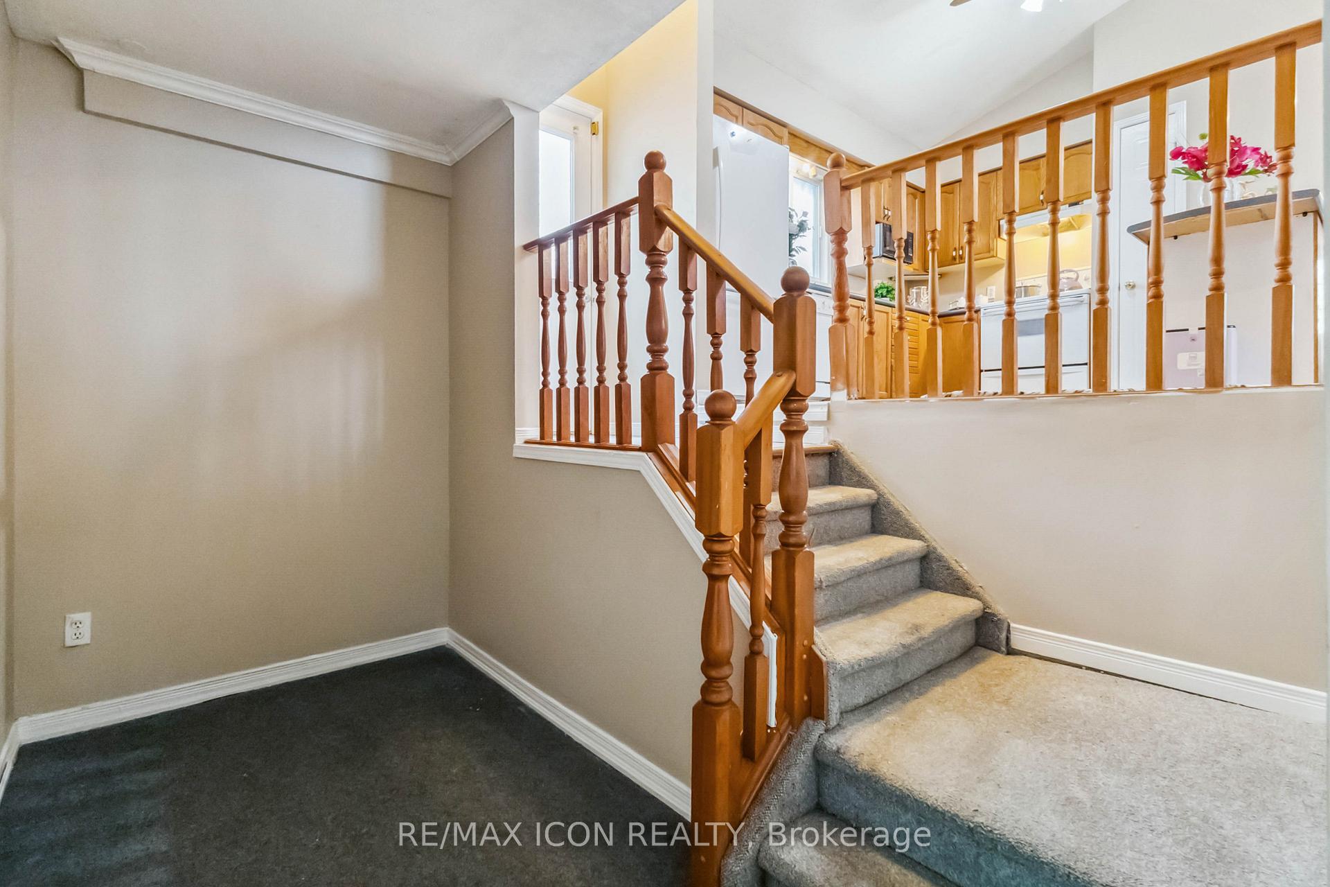 Photo 6 of 238 Fleming Drive, London, East D — HOMEH
