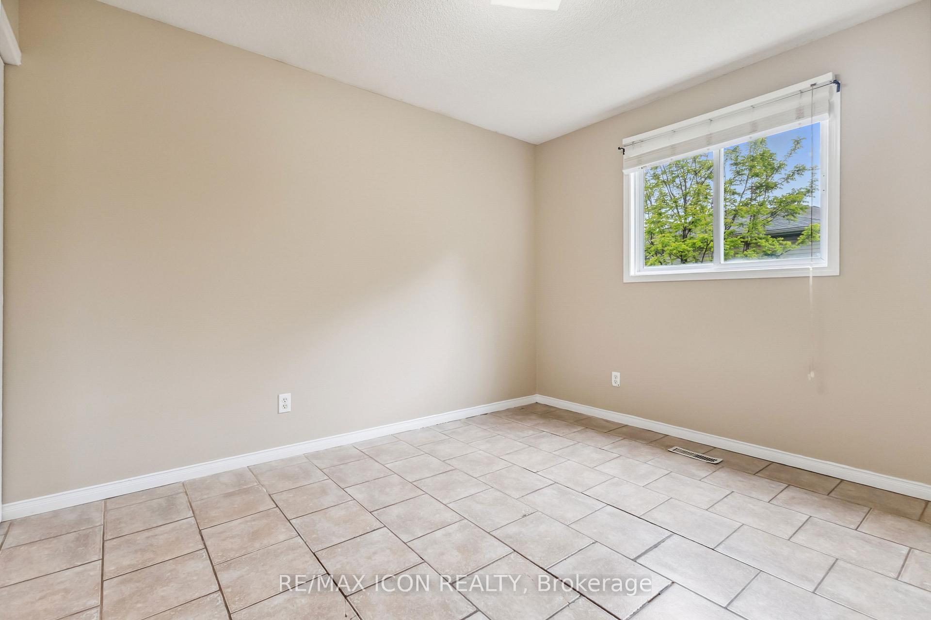 Photo 8 of 238 Fleming Drive, London, East D — HOMEH