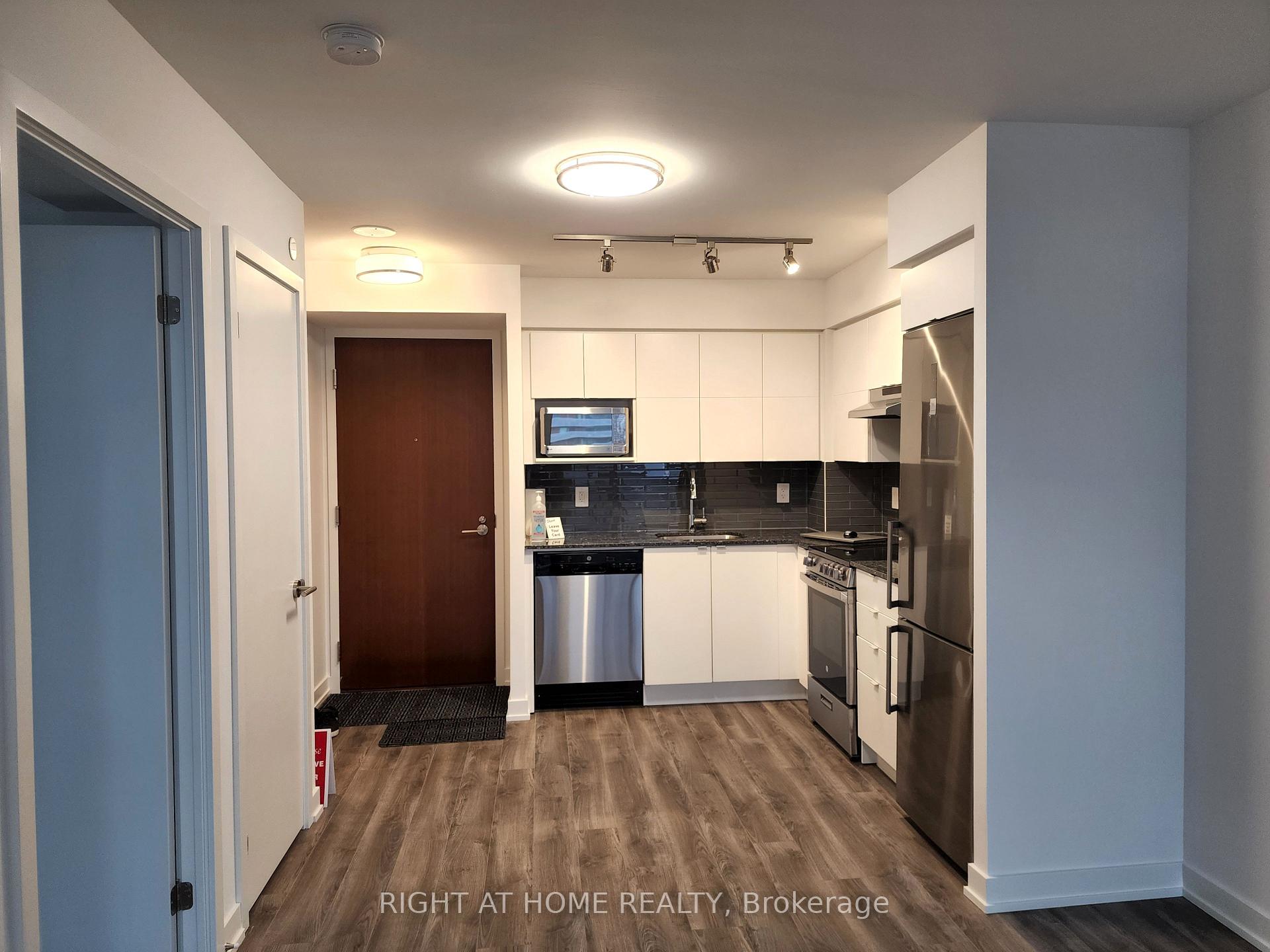 Photo 3 of Unit 525, 120 Varna Drive, Toronto, Englemount-Lawrence — HOMEH