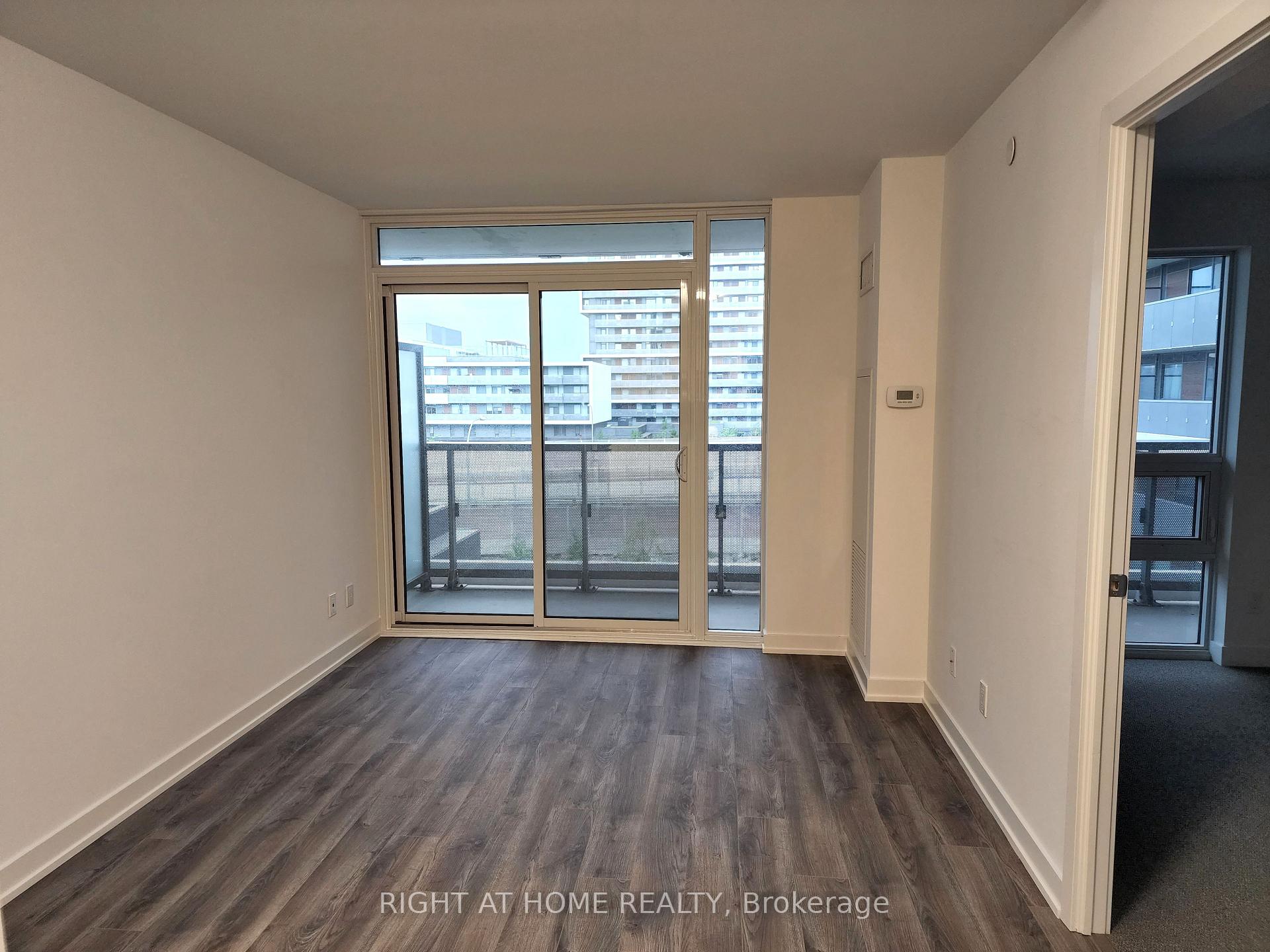 Photo 5 of Unit 525, 120 Varna Drive, Toronto, Englemount-Lawrence — HOMEH