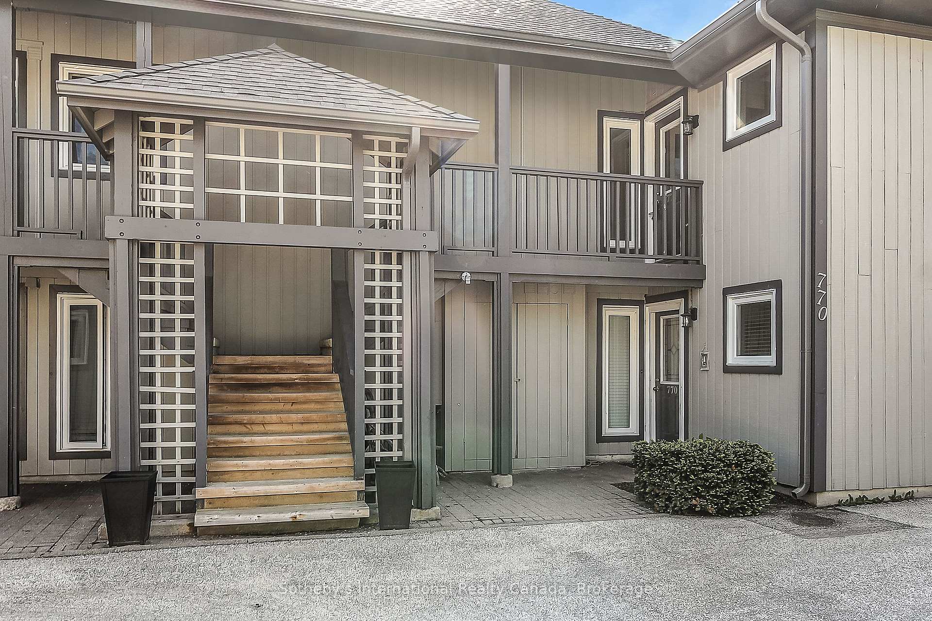 Photo 2 of 771 Johnston Park Avenue, Collingwood — HOMEH