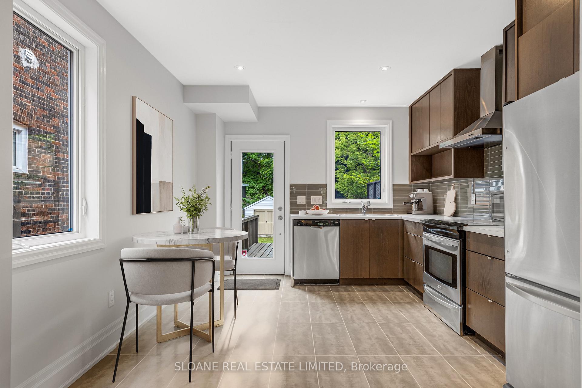 Photo 4 of 271 St Clair Avenue E, Toronto, Rosedale-Moore Park — HOMEH