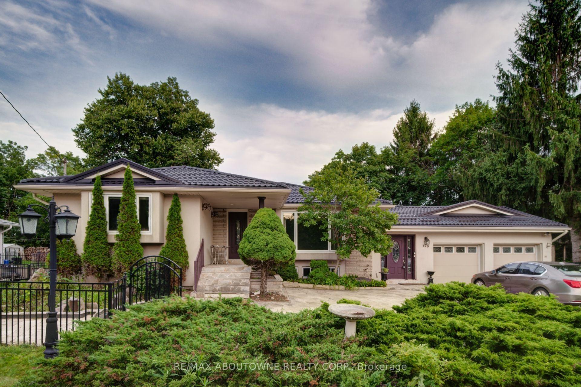 Photo 2 of 178 Carlisle Road, Hamilton, Rural Flamborough — HOMEH
