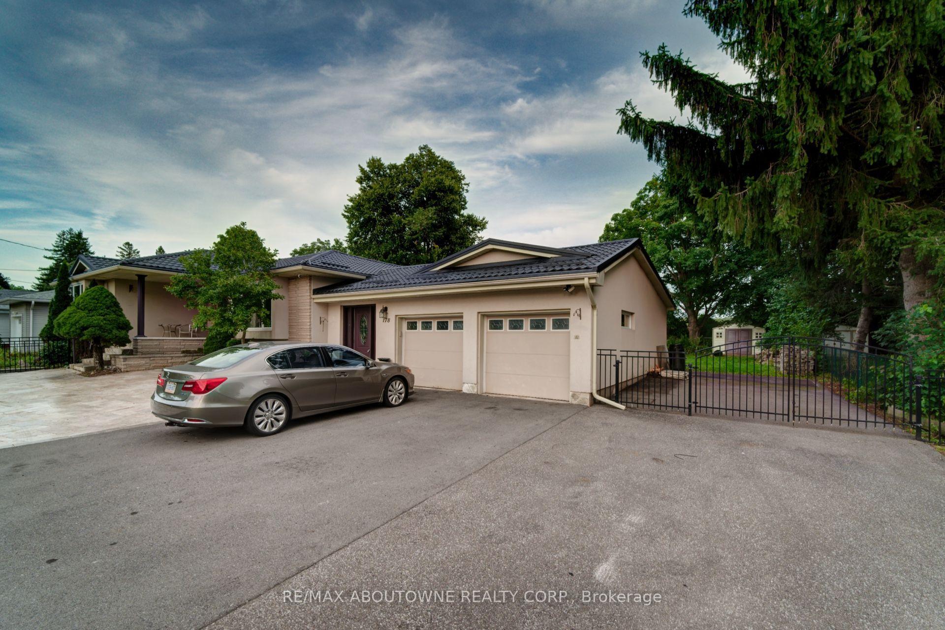Photo 4 of 178 Carlisle Road, Hamilton, Rural Flamborough — HOMEH