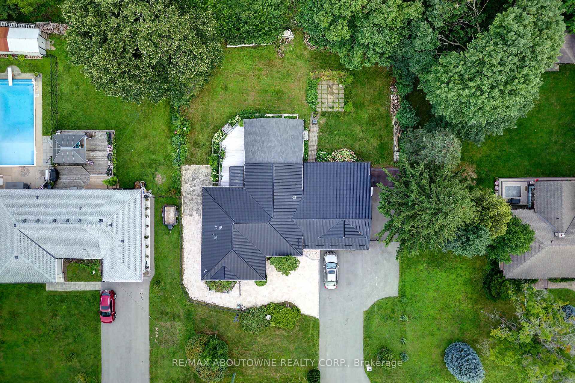 Photo 9 of 178 Carlisle Road, Hamilton, Rural Flamborough — HOMEH