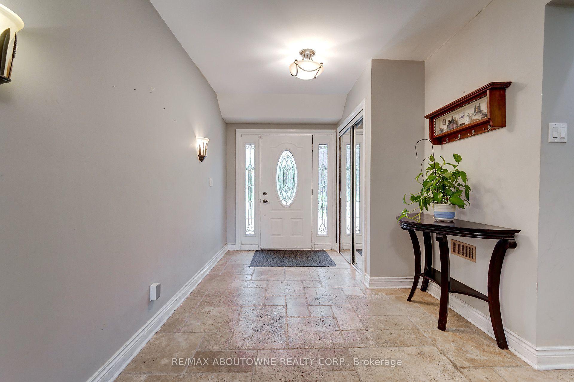 Photo 10 of 178 Carlisle Road, Hamilton, Rural Flamborough — HOMEH