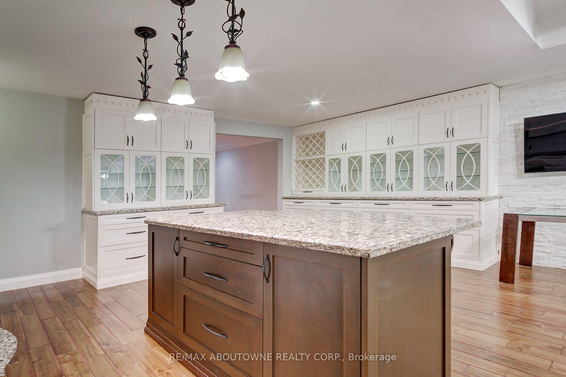 Photo 17 of 178 Carlisle Road, Hamilton, Rural Flamborough — HOMEH