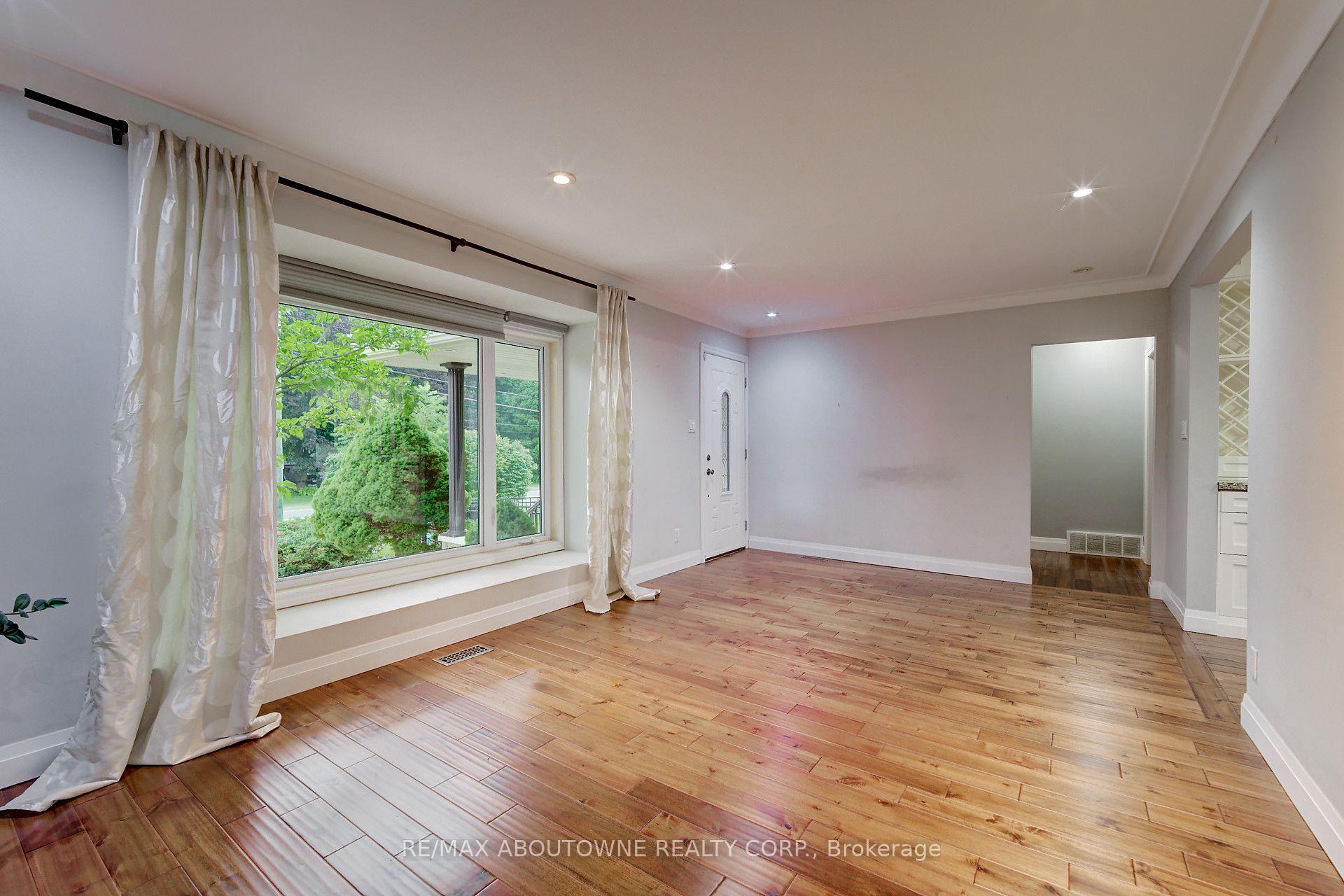 Photo 23 of 178 Carlisle Road, Hamilton, Rural Flamborough — HOMEH