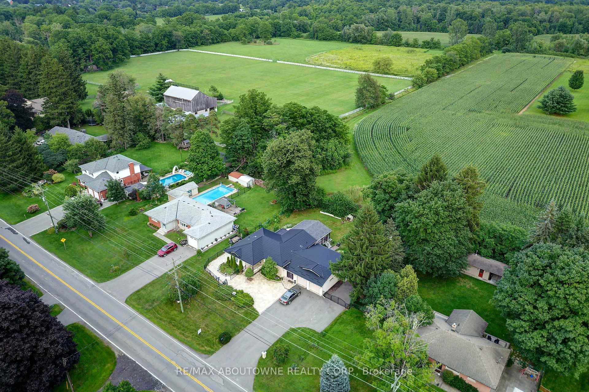 Photo 43 of 178 Carlisle Road, Hamilton, Rural Flamborough — HOMEH