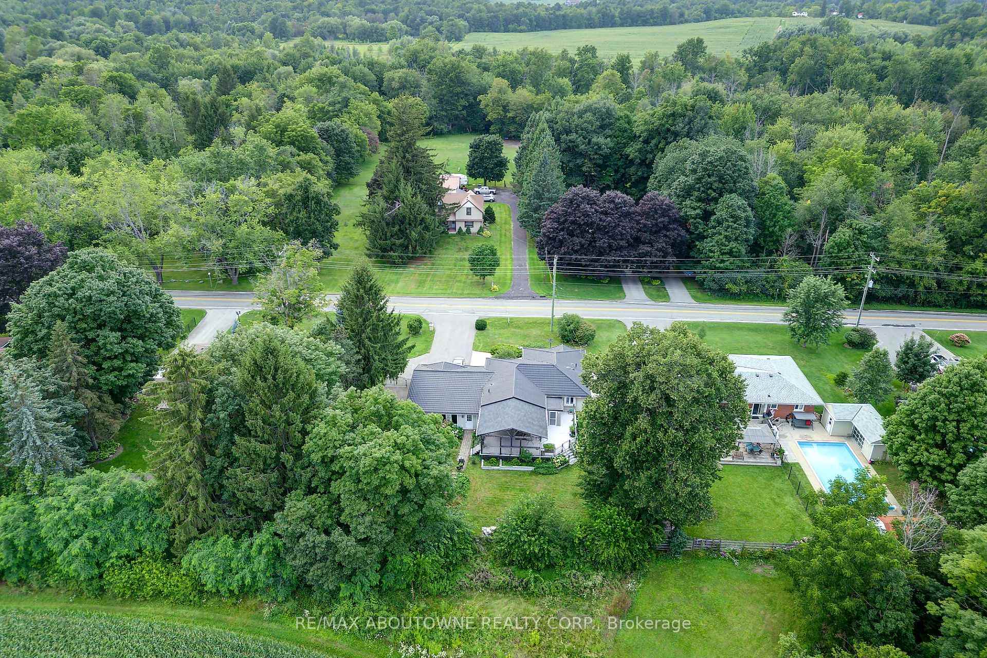 Photo 45 of 178 Carlisle Road, Hamilton, Rural Flamborough — HOMEH