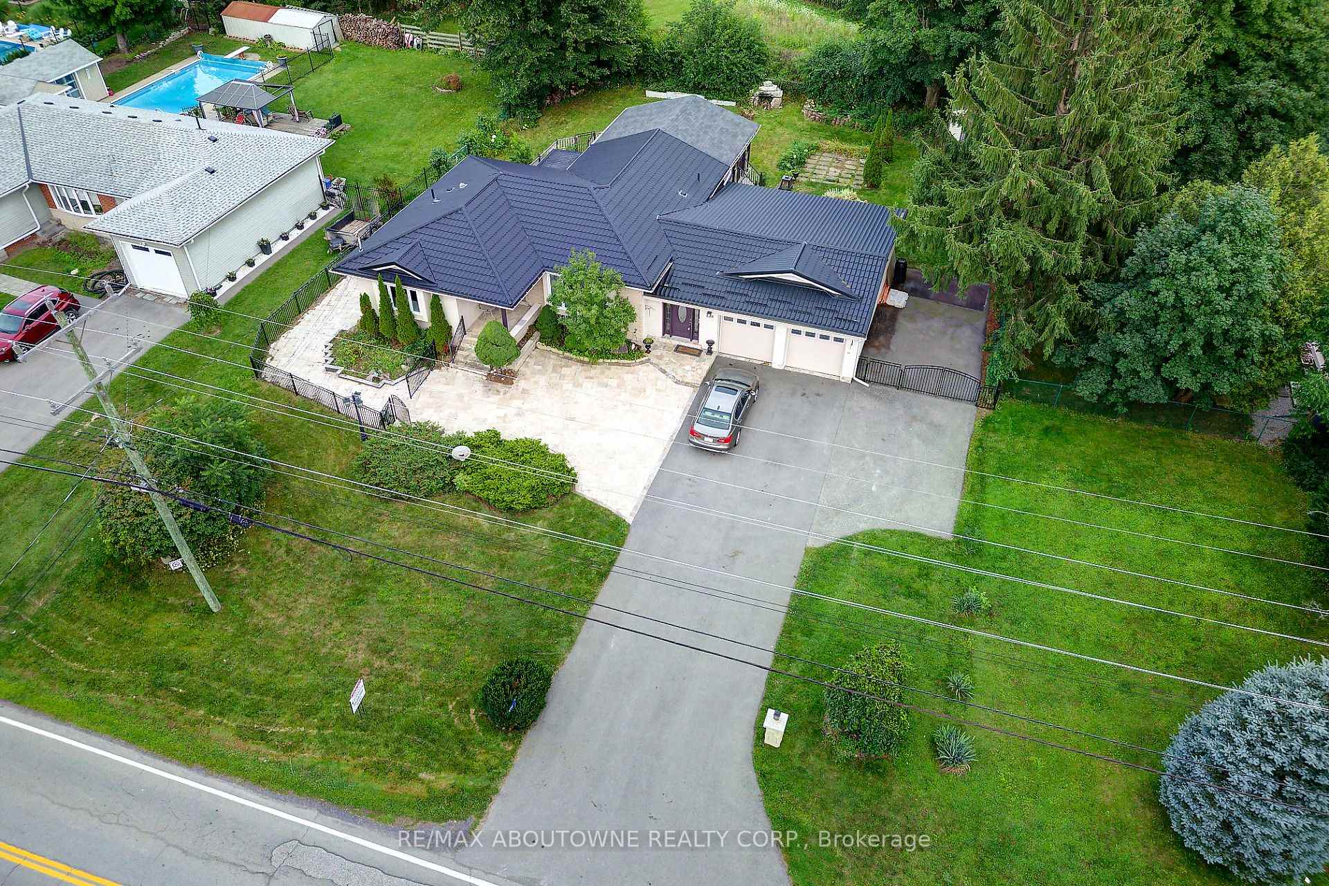 Photo 48 of 178 Carlisle Road, Hamilton, Rural Flamborough — HOMEH