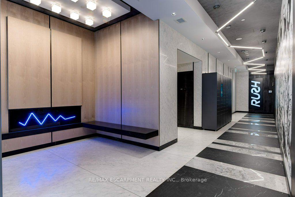 Photo 3 of Unit 803, 2 Augusta Avenue, Toronto, Waterfront Communities — HOMEH