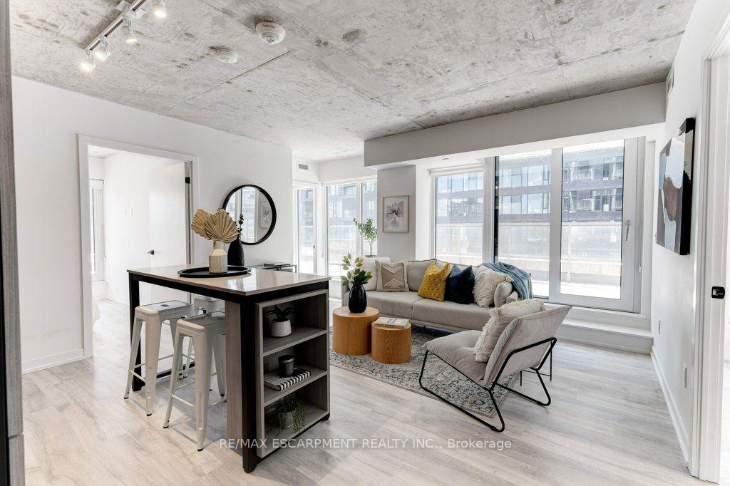 Photo 5 of Unit 803, 2 Augusta Avenue, Toronto, Waterfront Communities — HOMEH