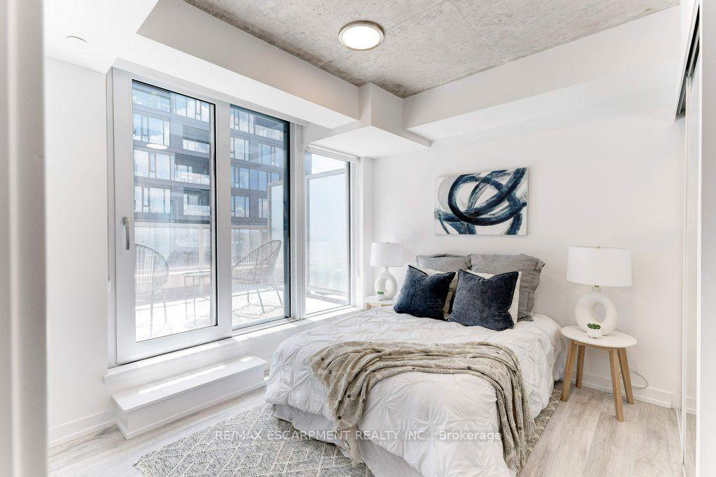 Photo 13 of Unit 803, 2 Augusta Avenue, Toronto, Waterfront Communities — HOMEH