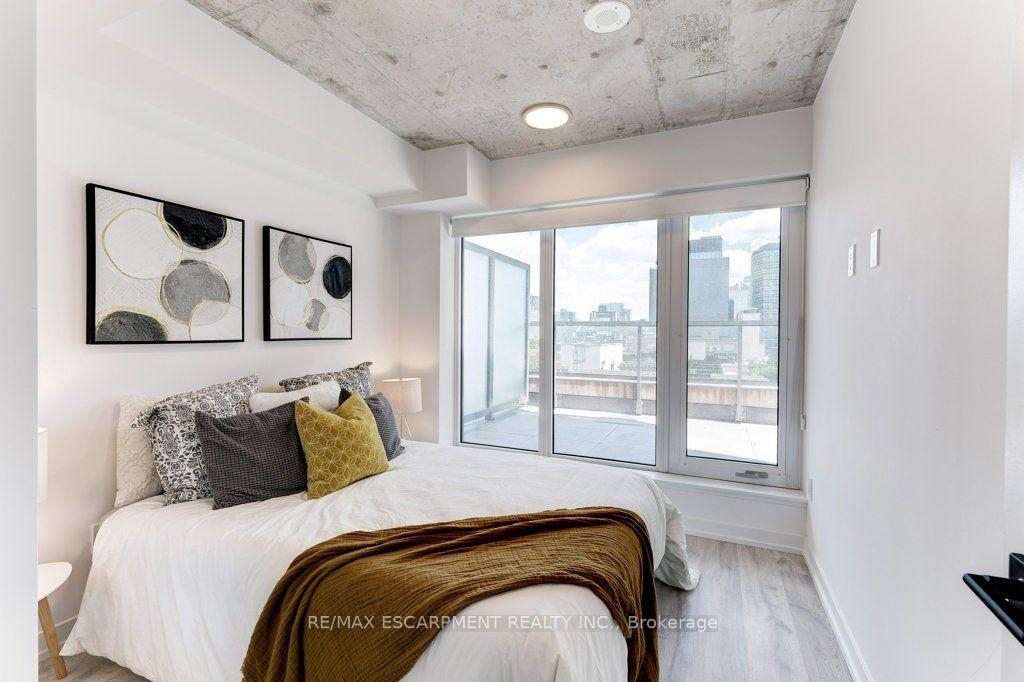 Photo 16 of Unit 803, 2 Augusta Avenue, Toronto, Waterfront Communities — HOMEH