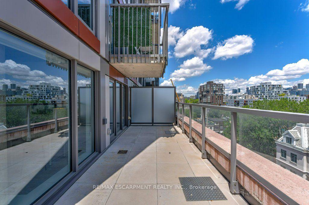 Photo 27 of Unit 803, 2 Augusta Avenue, Toronto, Waterfront Communities — HOMEH