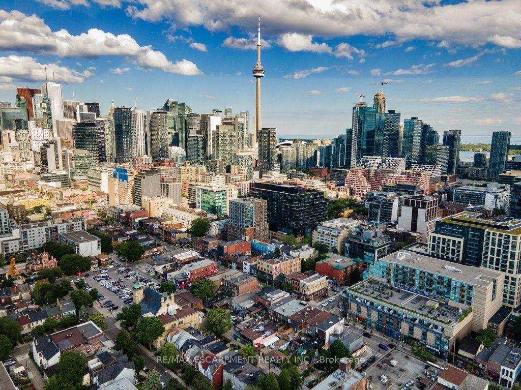 Photo 33 of Unit 803, 2 Augusta Avenue, Toronto, Waterfront Communities — HOMEH