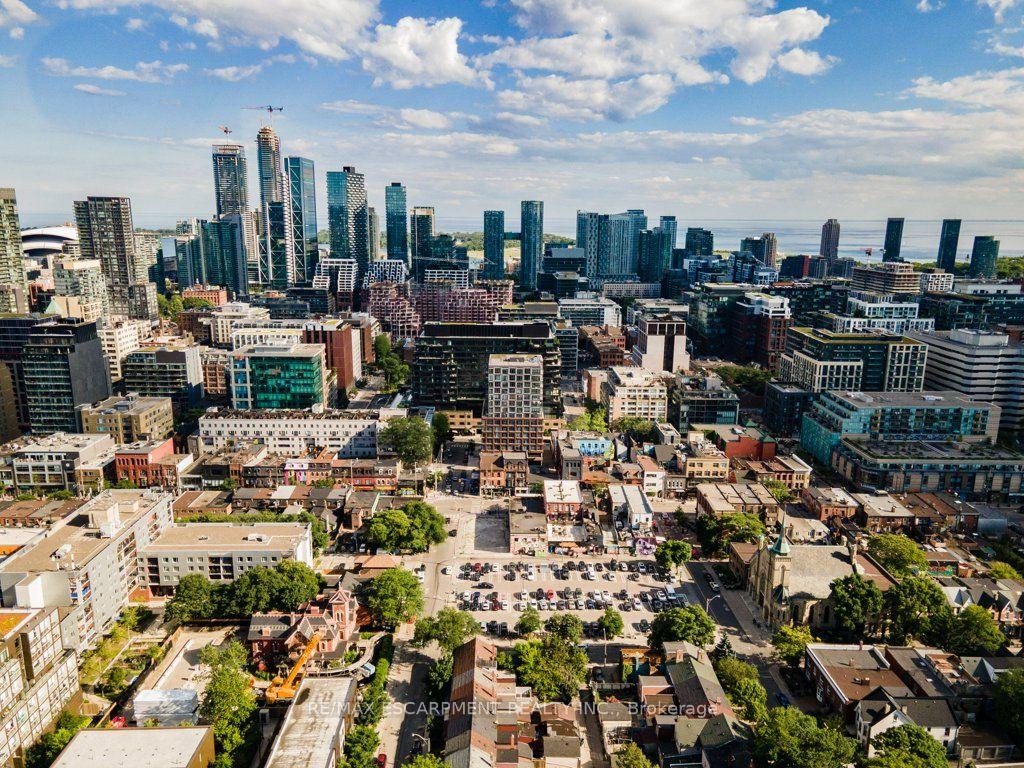Photo 39 of Unit 803, 2 Augusta Avenue, Toronto, Waterfront Communities — HOMEH
