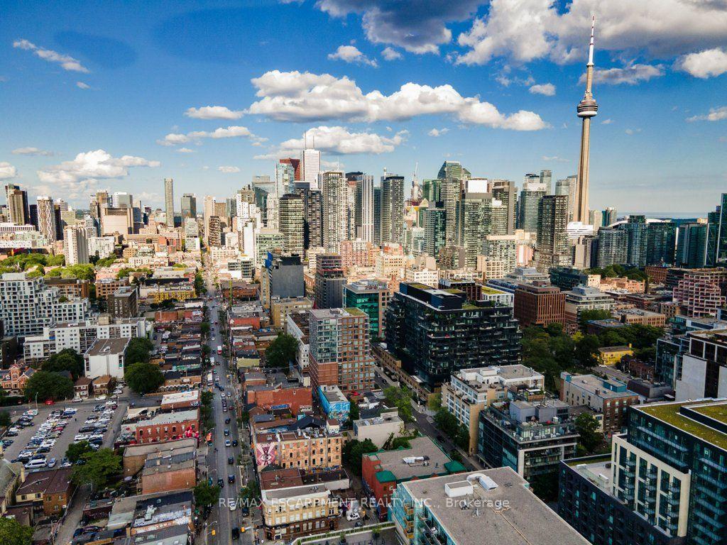 Photo 40 of Unit 803, 2 Augusta Avenue, Toronto, Waterfront Communities — HOMEH