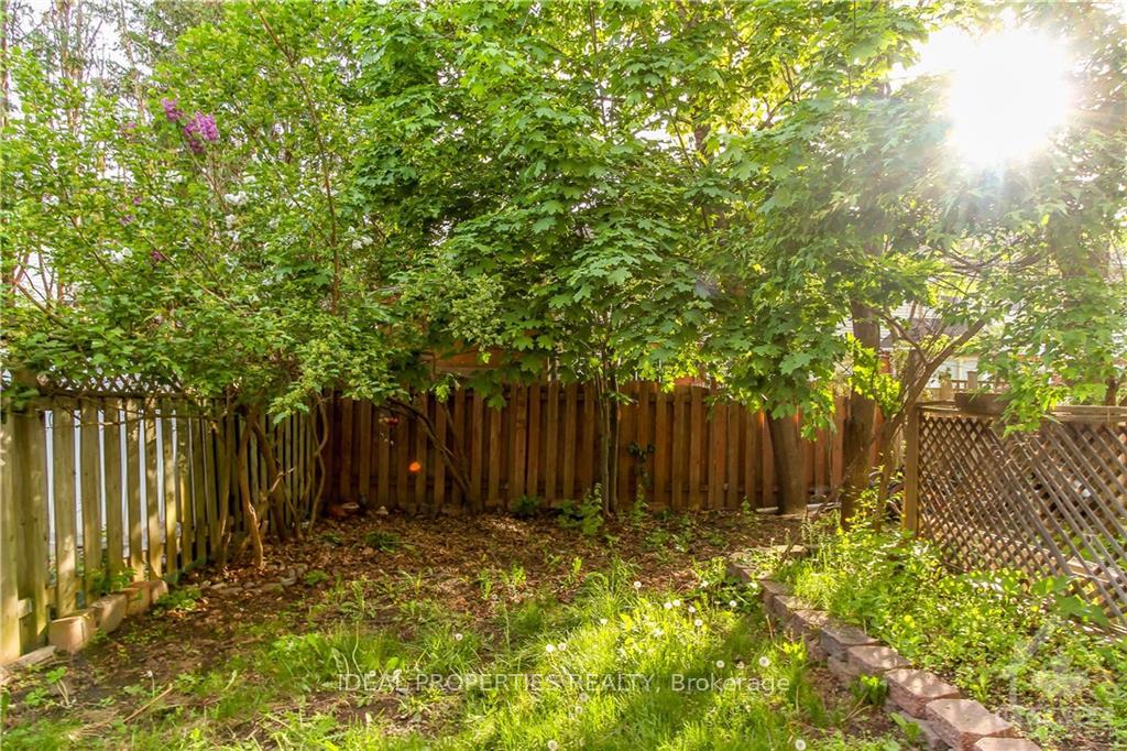 Photo 29 of 54 Thornbury Crescent, Ottawa, Centrepointe — HOMEH