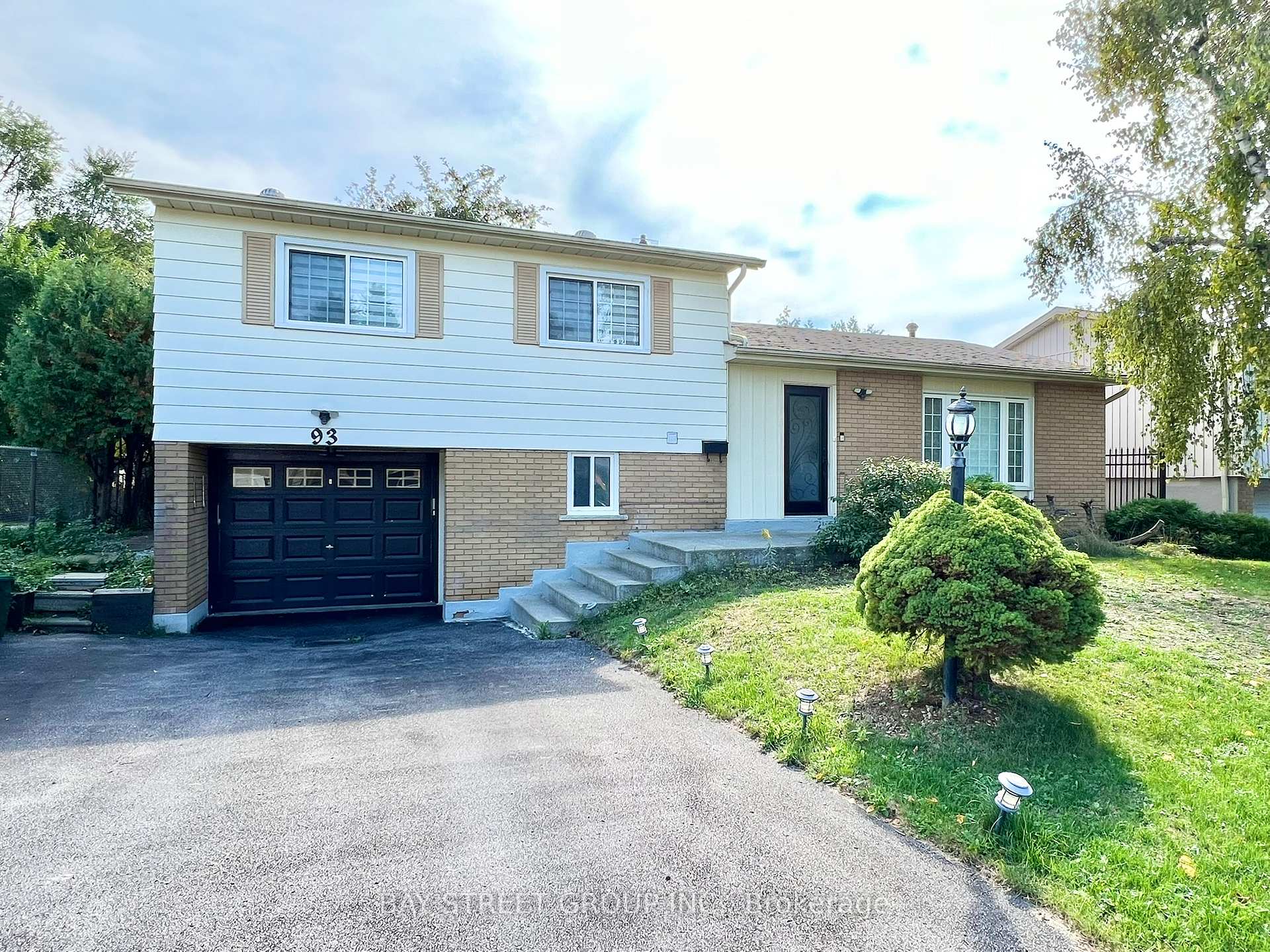 Photo 2 of 93 Parkway Avenue, Markham, Markham Village — HOMEH