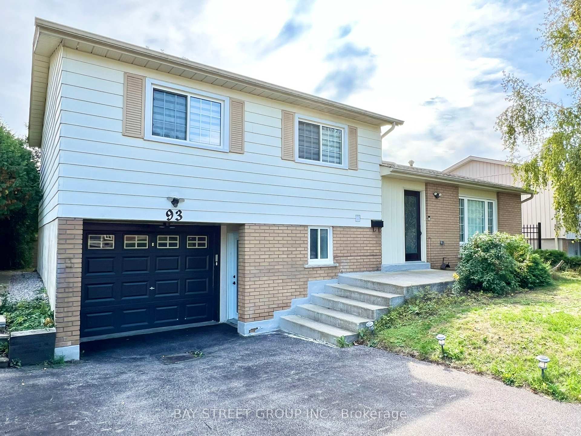Photo 3 of 93 Parkway Avenue, Markham, Markham Village — HOMEH