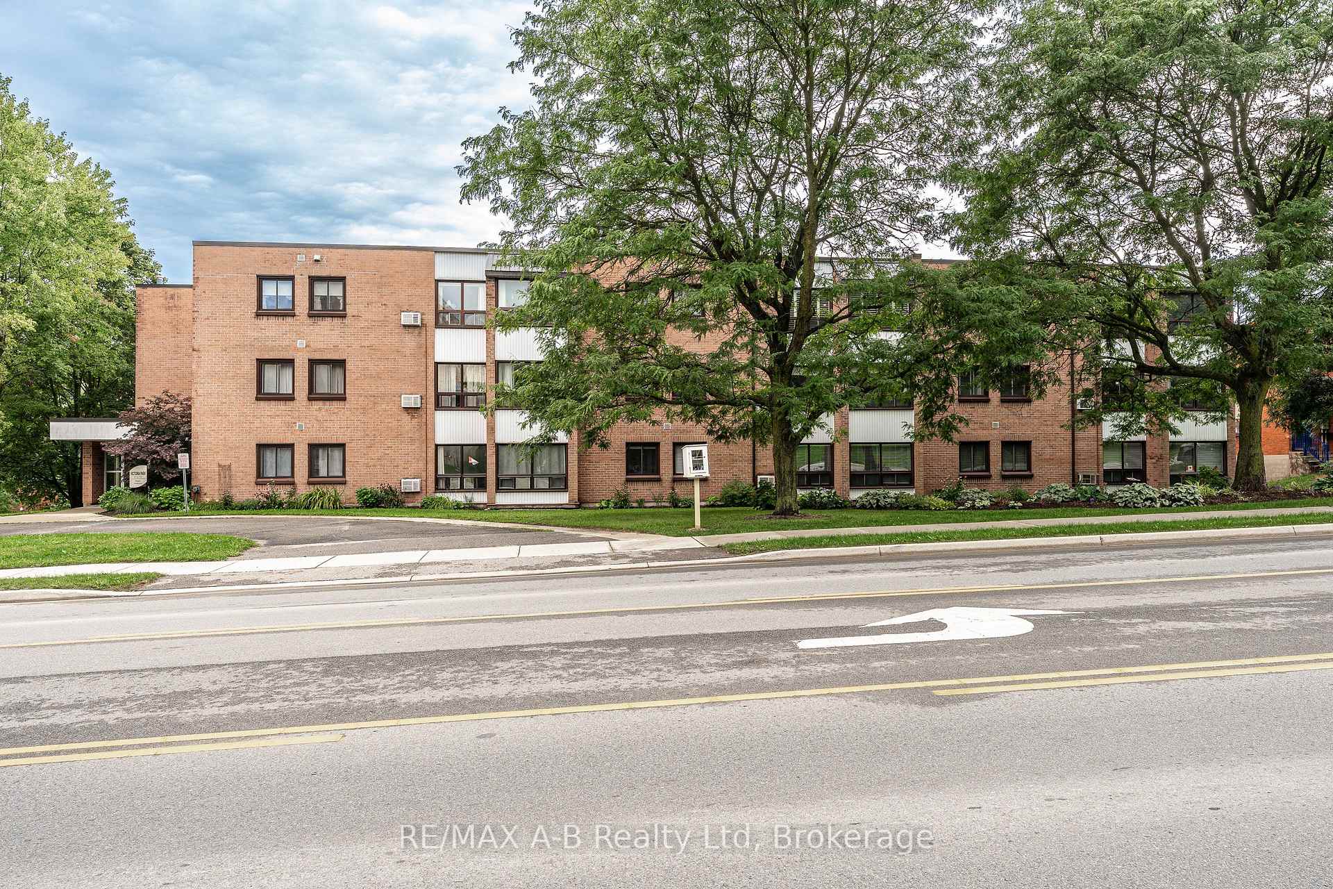 Photo 3 of Unit 104, 97 Huron Street, Stratford — HOMEH
