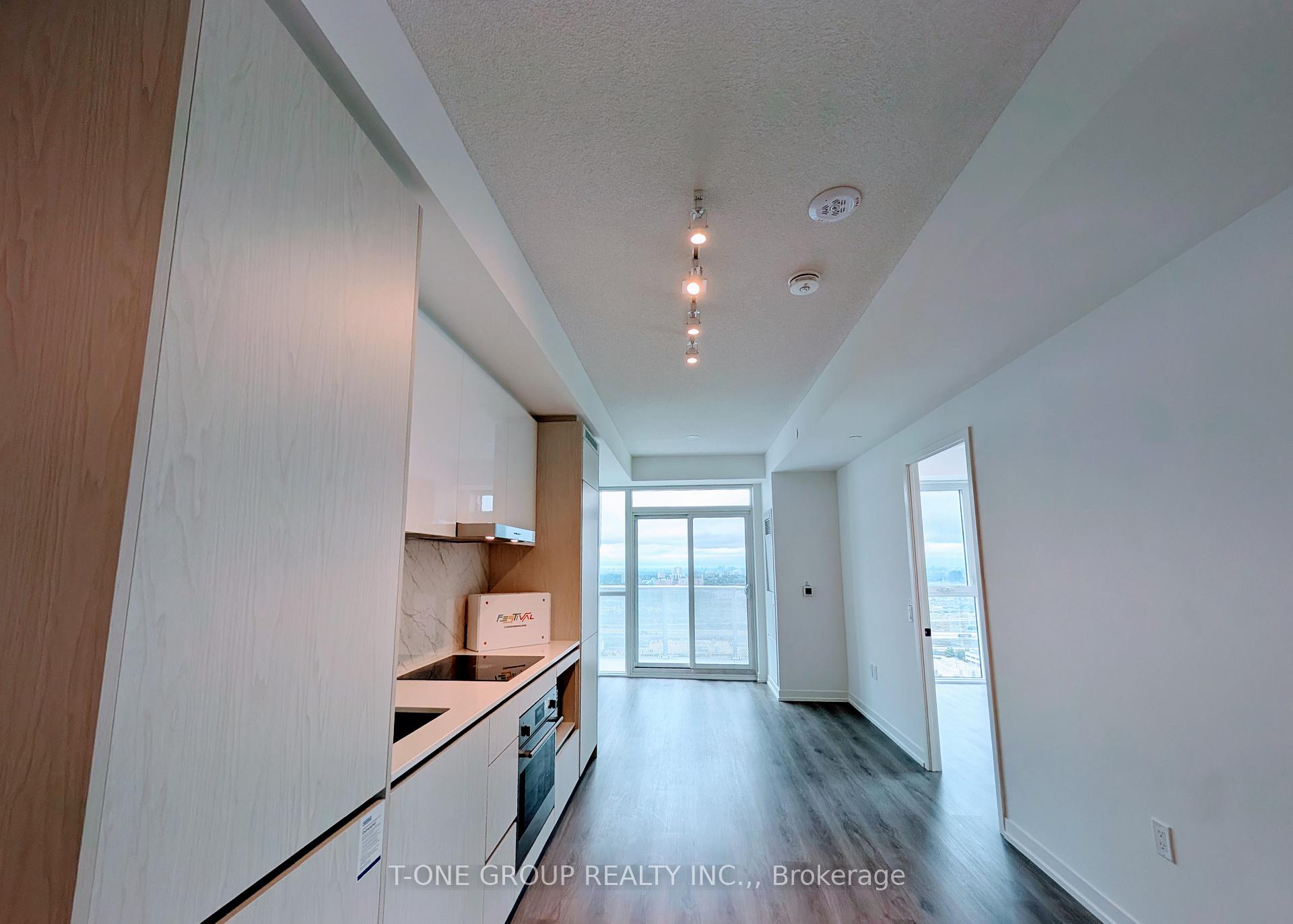 Photo 2 of Unit 3512, 28 Interchange Way, Vaughan, Vaughan Corporate Centre — HOMEH