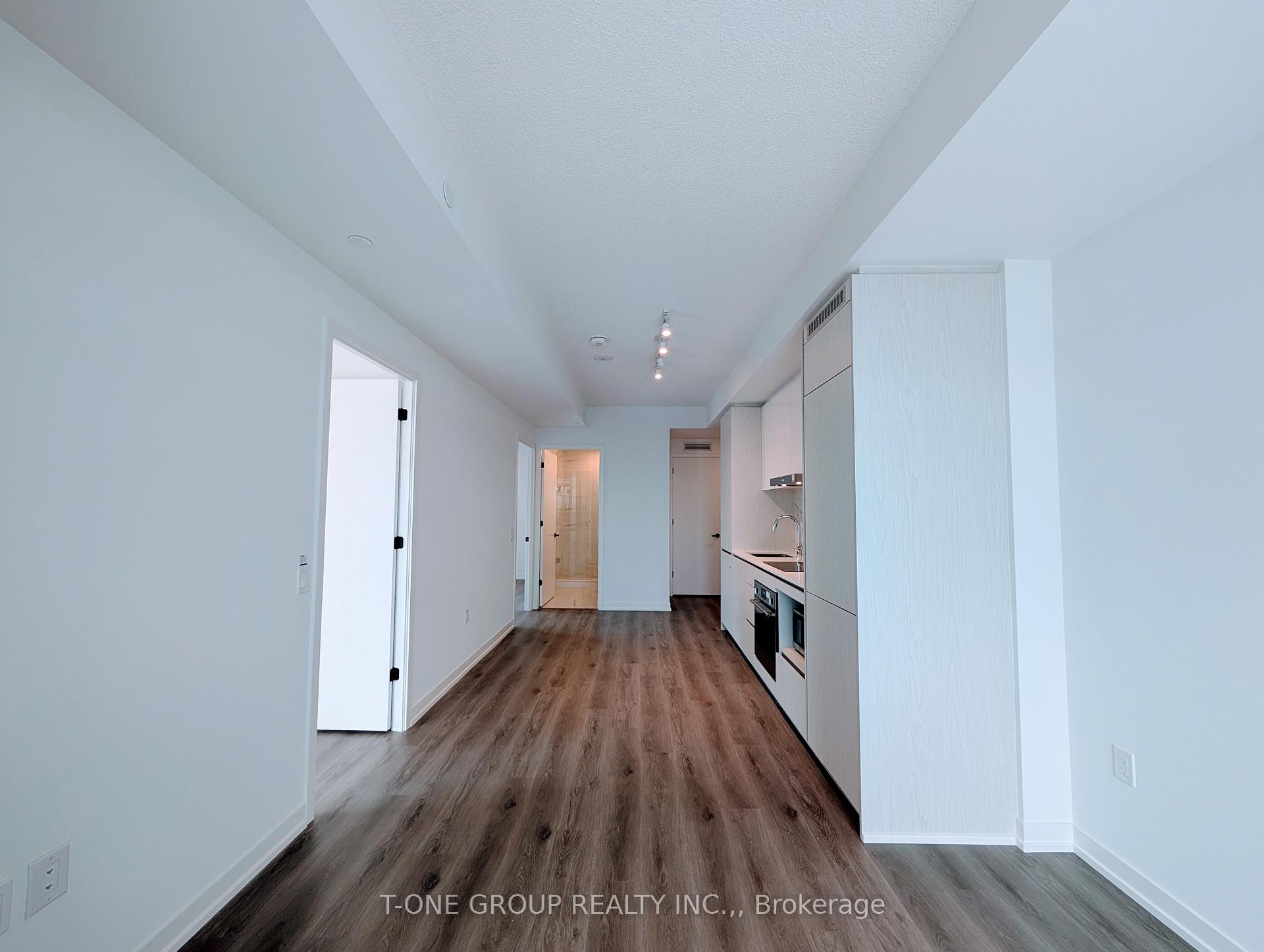 Photo 4 of Unit 3512, 28 Interchange Way, Vaughan, Vaughan Corporate Centre — HOMEH
