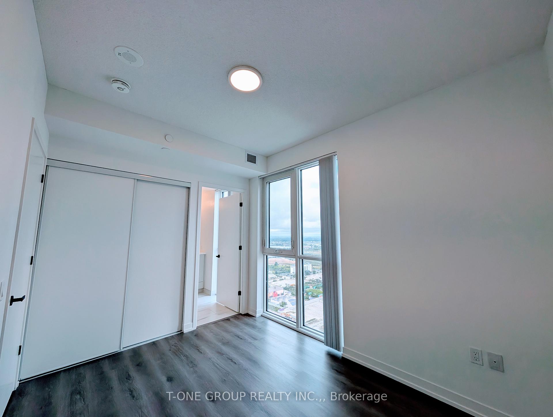 Photo 5 of Unit 3512, 28 Interchange Way, Vaughan, Vaughan Corporate Centre — HOMEH