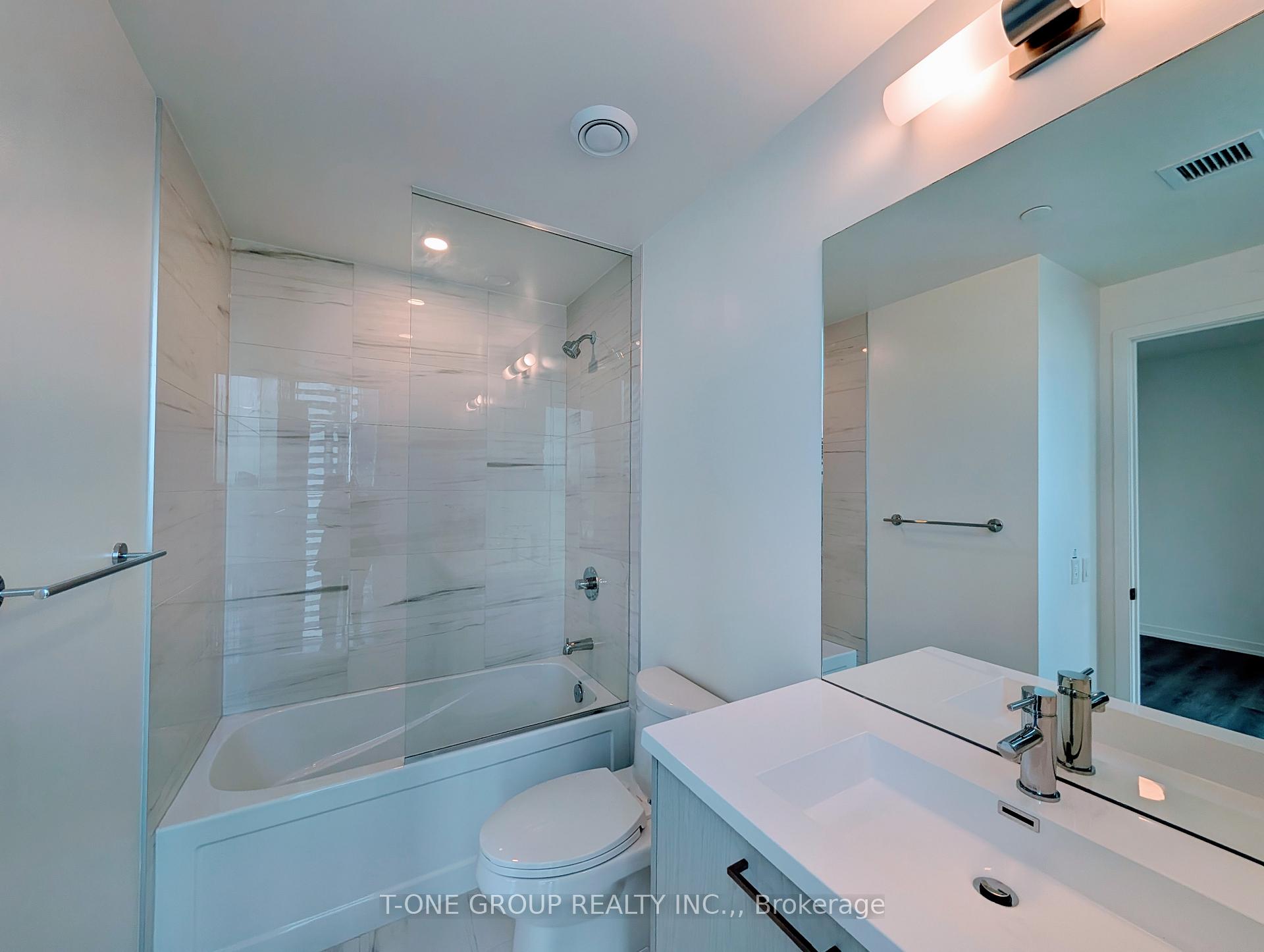 Photo 7 of Unit 3512, 28 Interchange Way, Vaughan, Vaughan Corporate Centre — HOMEH