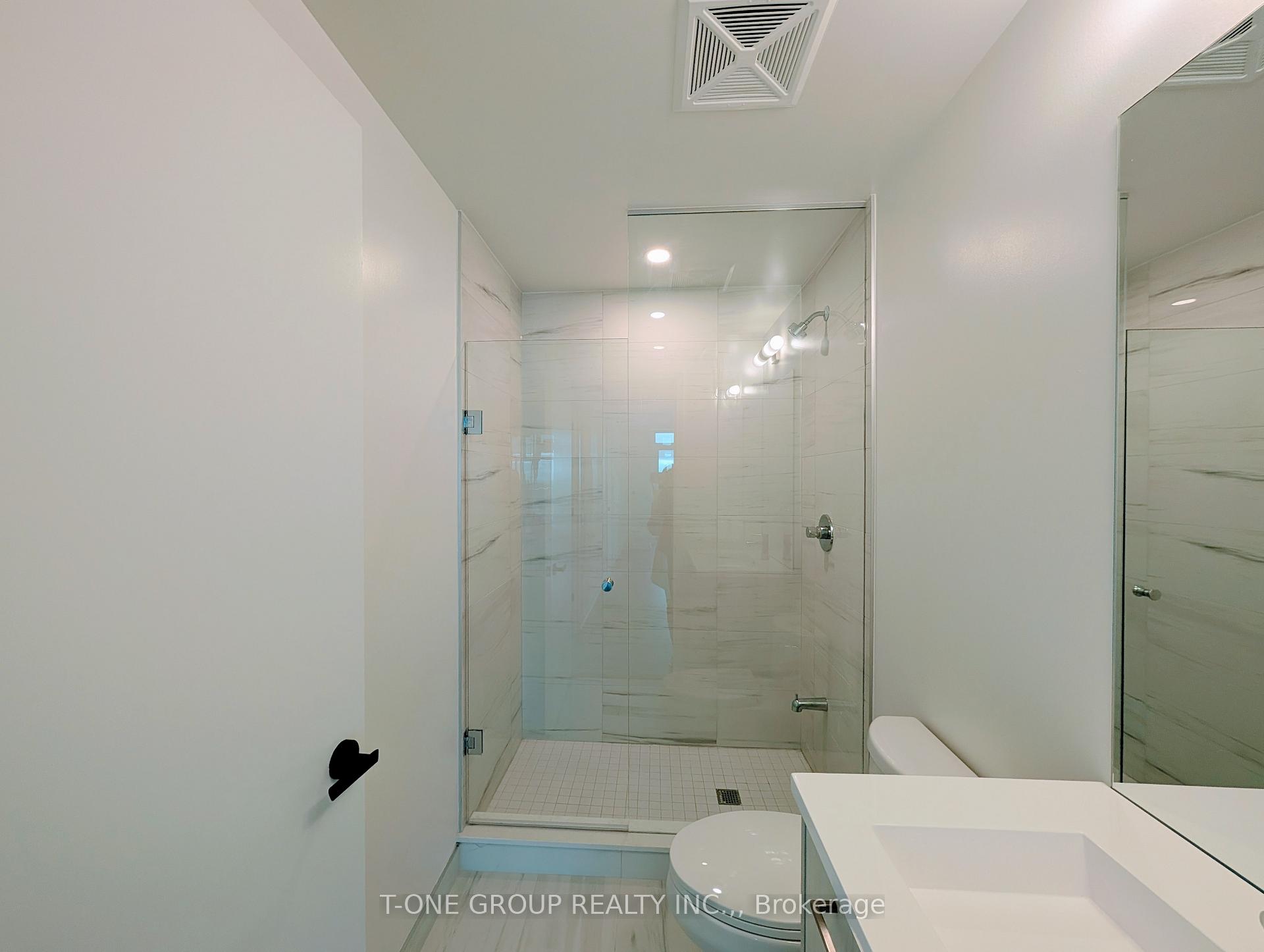 Photo 8 of Unit 3512, 28 Interchange Way, Vaughan, Vaughan Corporate Centre — HOMEH