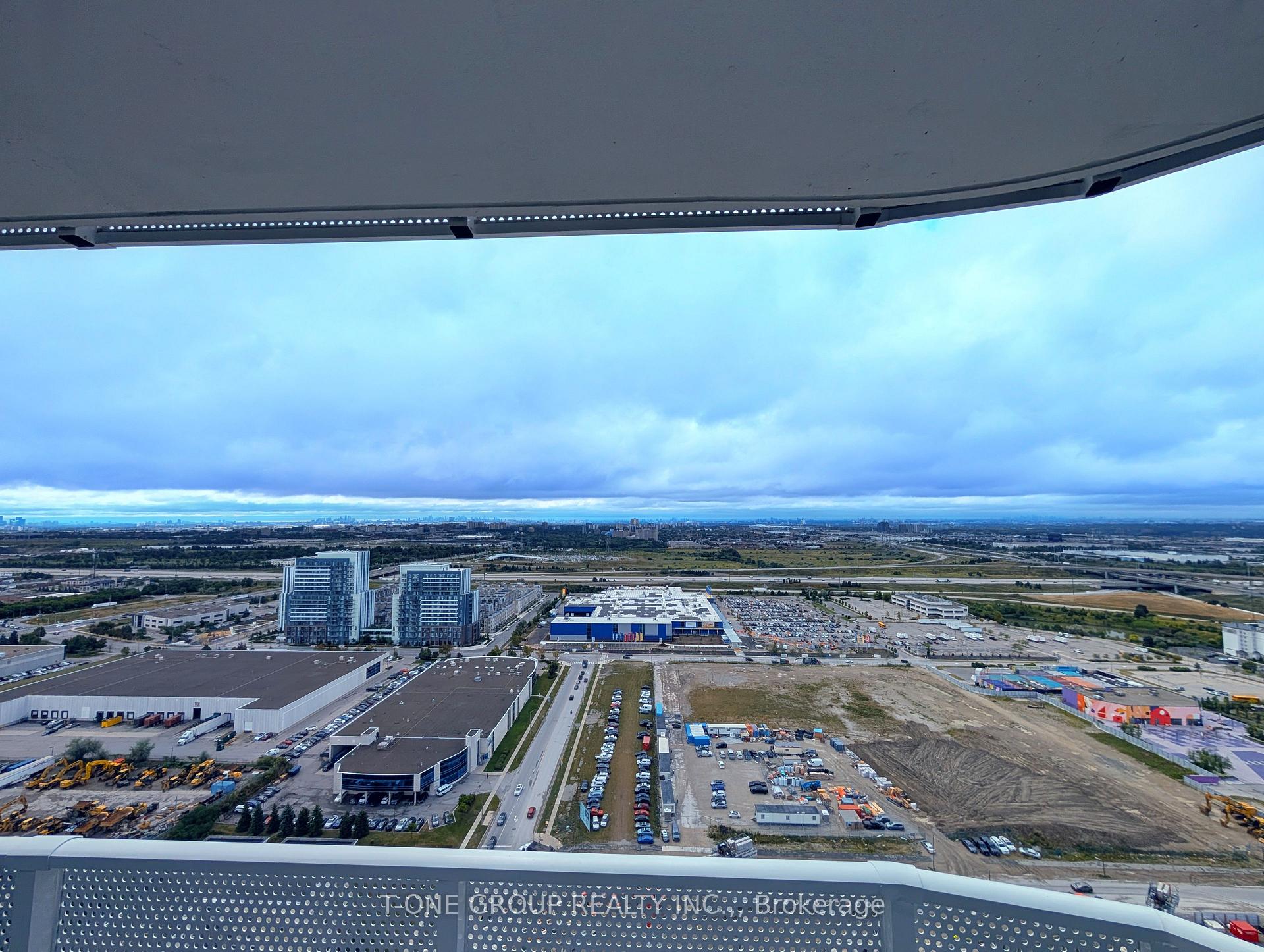 Photo 10 of Unit 3512, 28 Interchange Way, Vaughan, Vaughan Corporate Centre — HOMEH