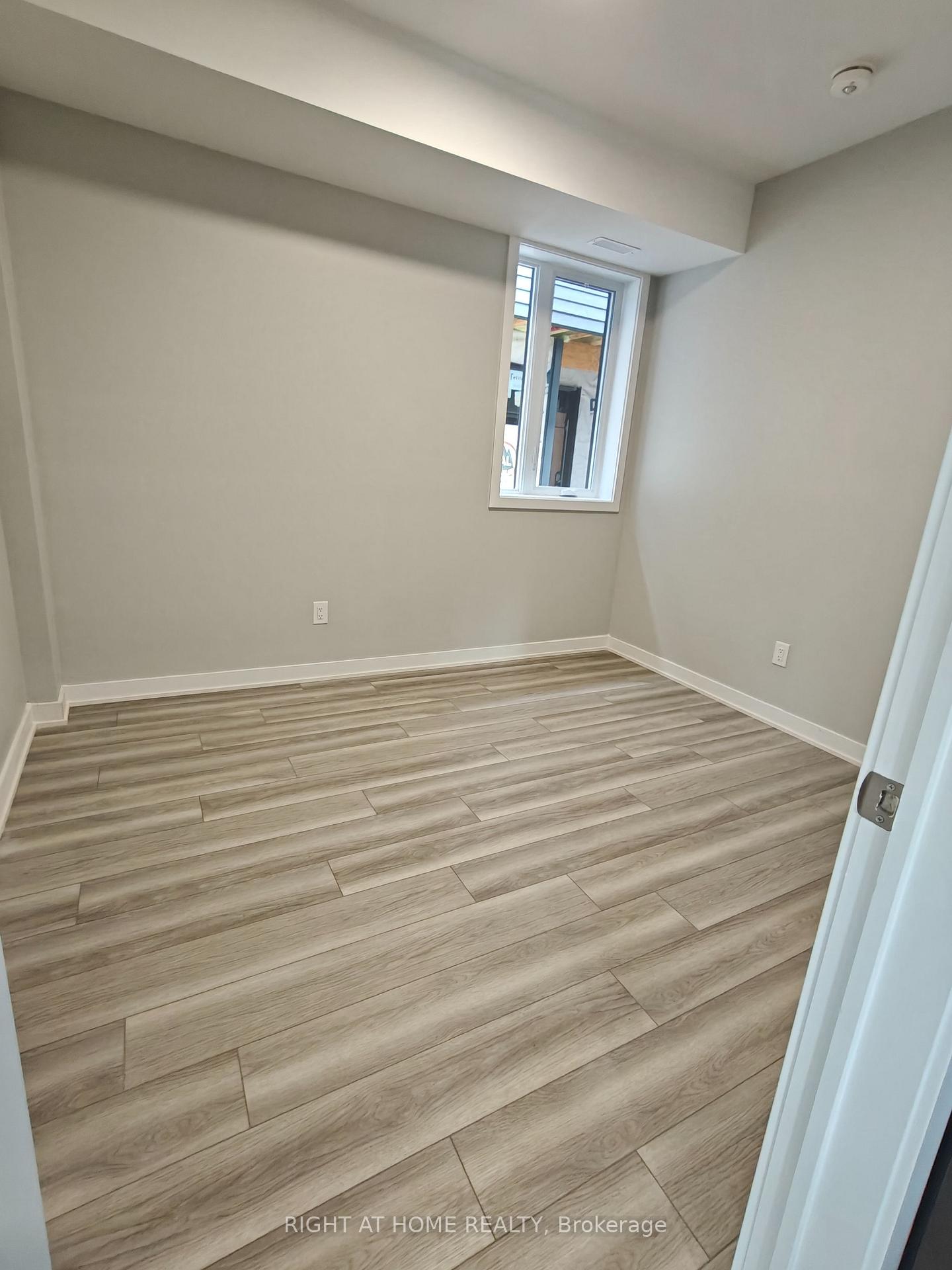 Photo 15 of Unit Unit A, 1336 Thames Street, Ottawa, Carlington — HOMEH