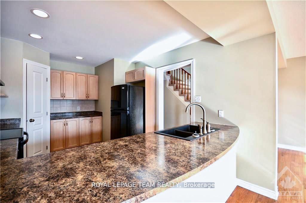 Photo 3 of 234 Tandalee Crescent, Ottawa, Kanata - Emerald Meadows/Trailwest — HOMEH