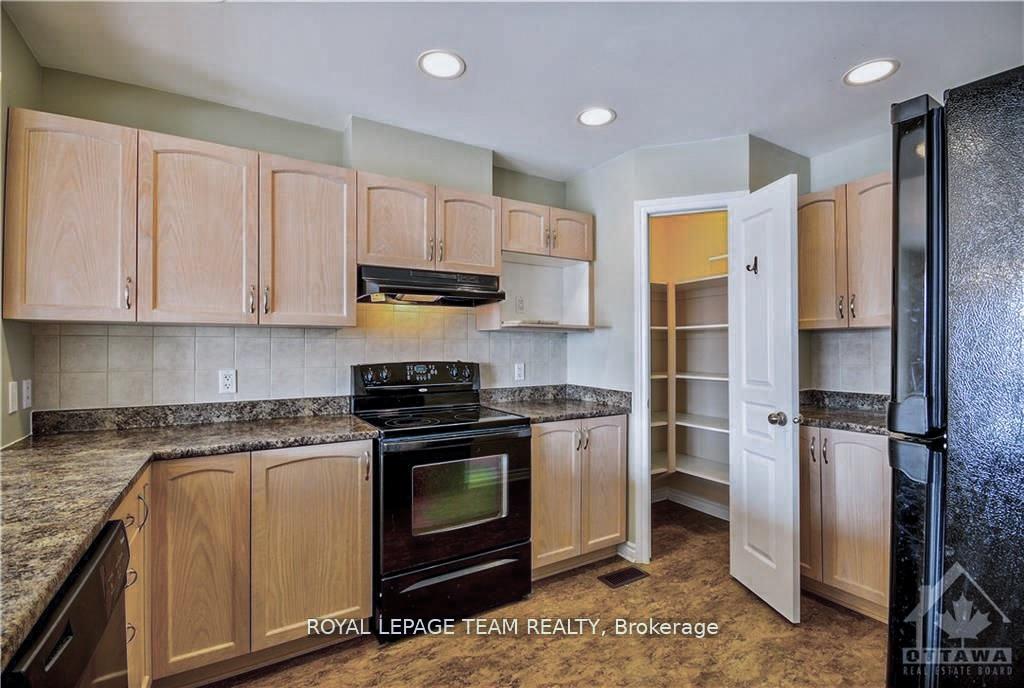 Photo 6 of 234 Tandalee Crescent, Ottawa, Kanata - Emerald Meadows/Trailwest — HOMEH